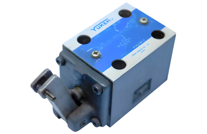 Válvula direccional controlada por cam de la serie DCT de Yuken, equipada con circuitos electrónicos que permiten ajustar el tiempo de desplazamiento del carrete y minimizar el choque y las vibraciones durante la activación.